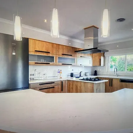 Unique Large Seaviews Beach Putting Green Apartment